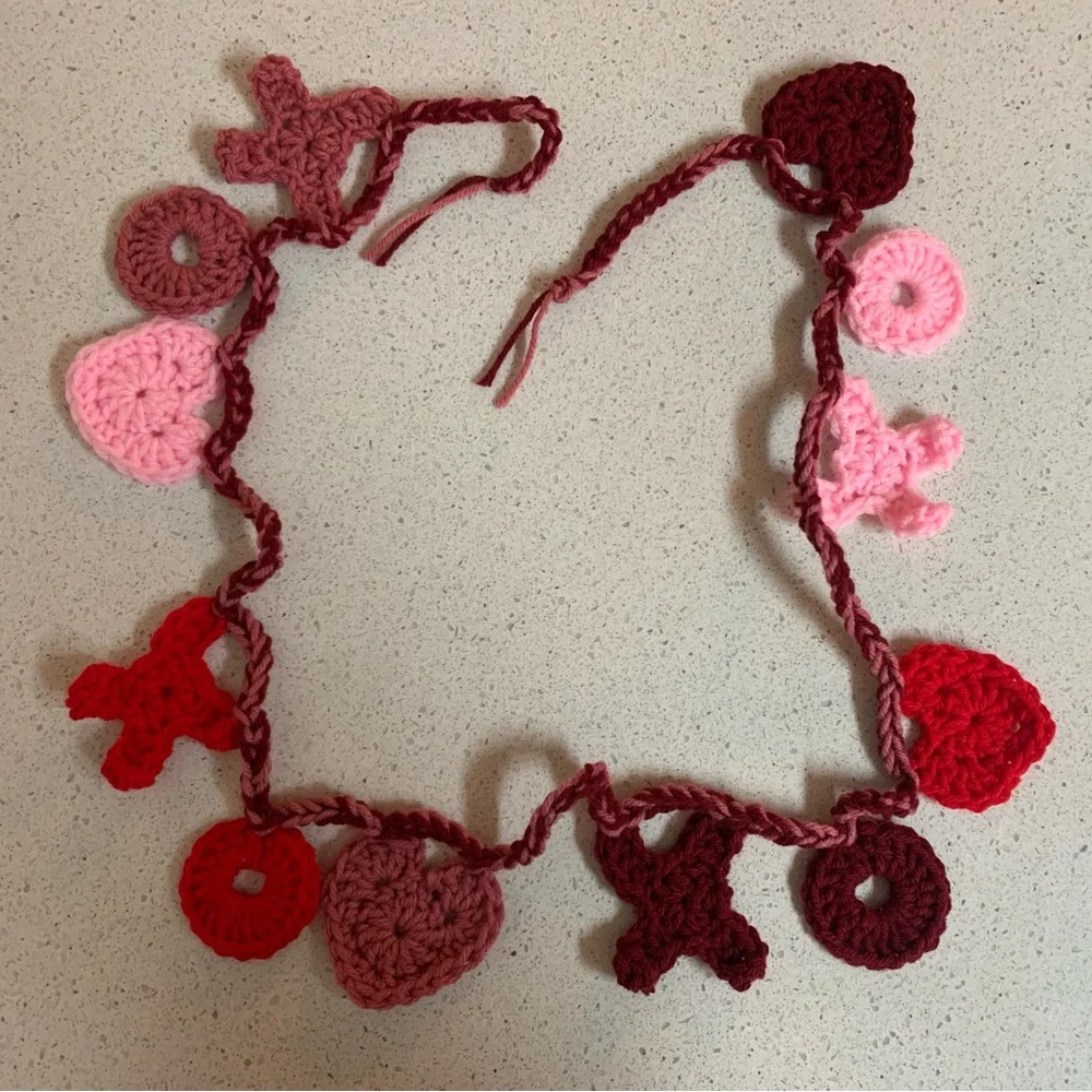 Valentines XOXO Hearts Garland New Handmade Crochet